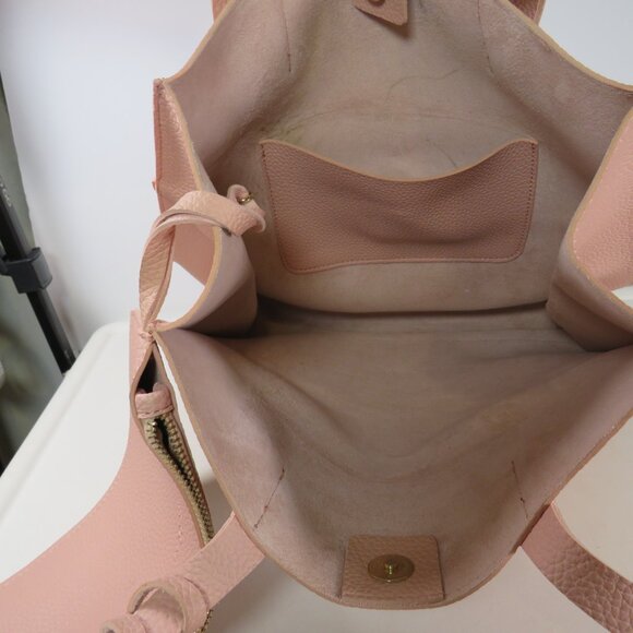 Blush Pink Faux Leather Tote w magnetic closure - Picture 5 of 11
